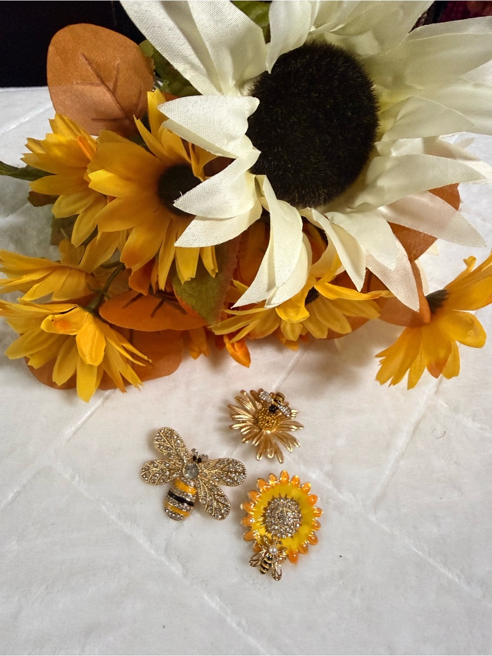 Gold and Yellow Floral & Bee Brooch Set - Women Accessories 3 - 🍯 🐝 🐝🐝 together
